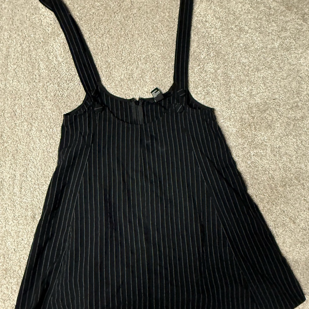 Forever 21 Black Boxy Circle Skirt